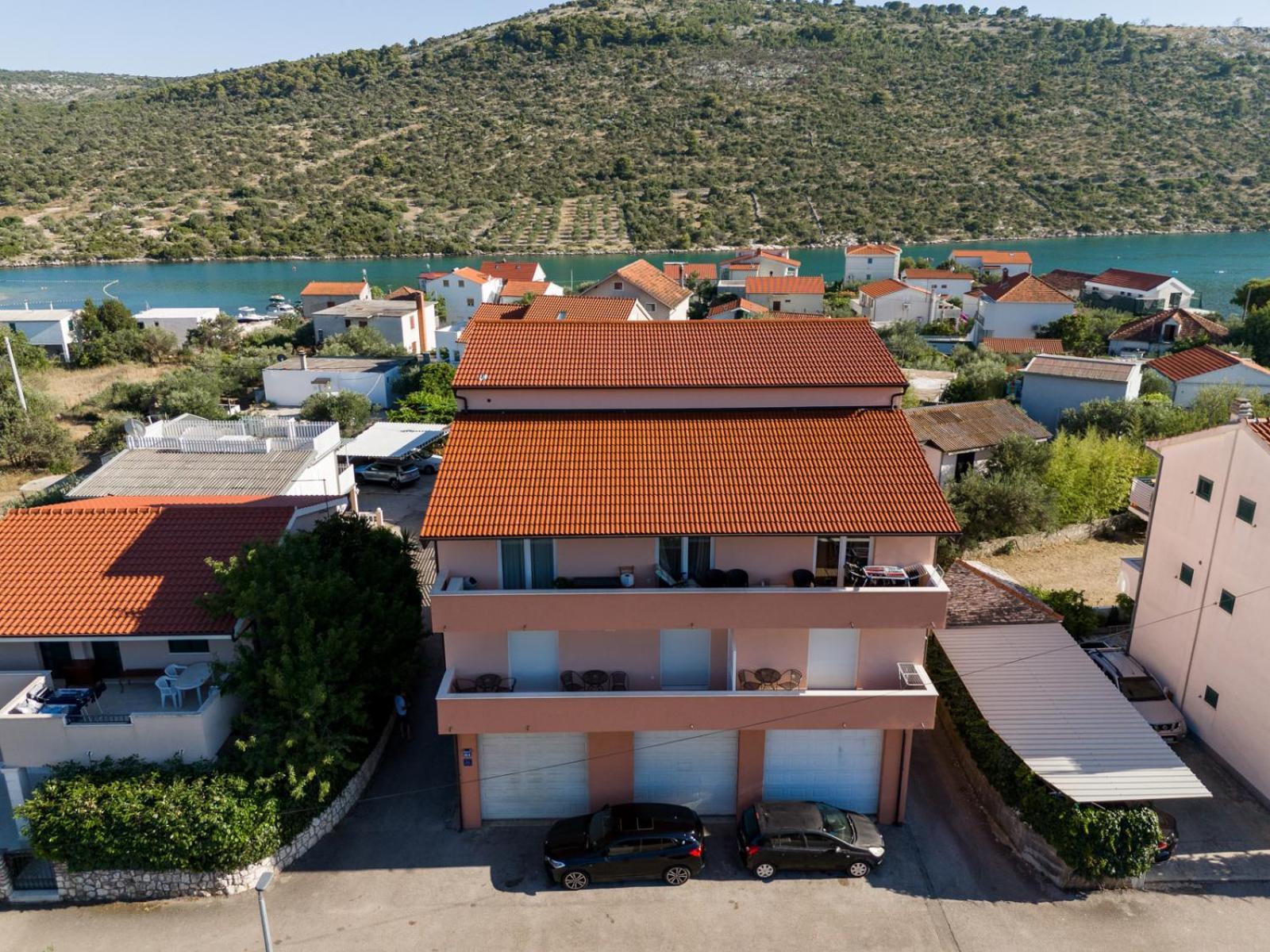 Apartments Villa Monique Rogoznica  Exterior foto