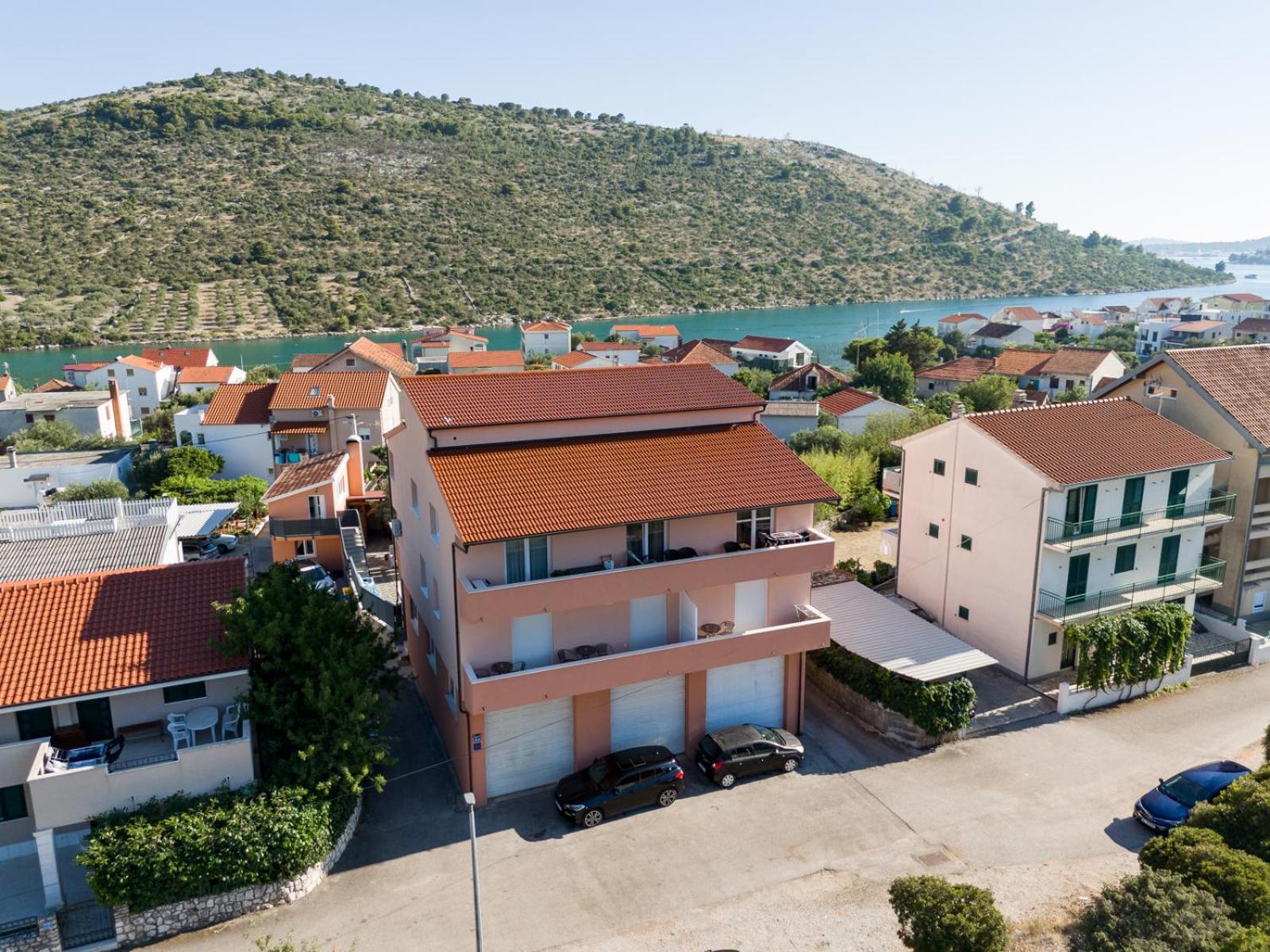 Apartments Villa Monique Rogoznica  Exterior foto